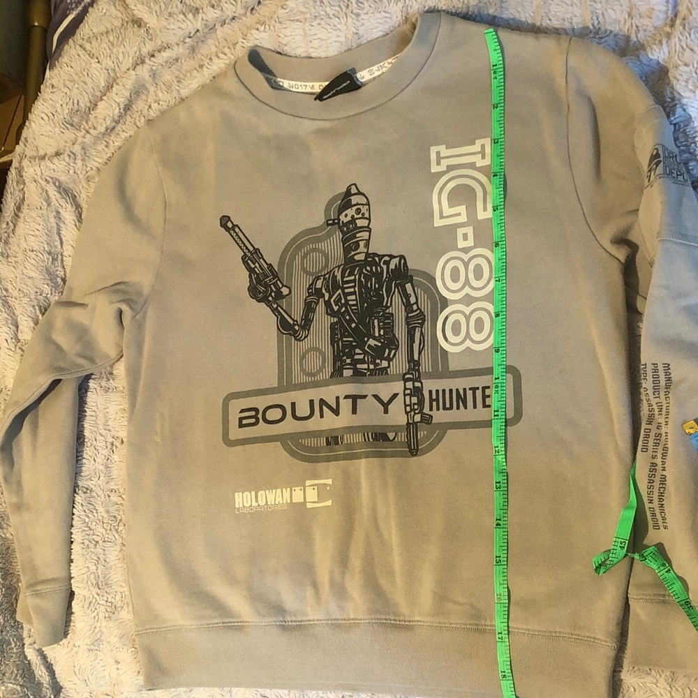 Star Wars Gray Bounty Hunter Crewneck Sweater - Picture 8 of 9